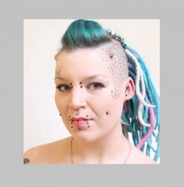 Του έστειλε πακέτο το... δέρμα της γιατί την απατούσε! (vid)