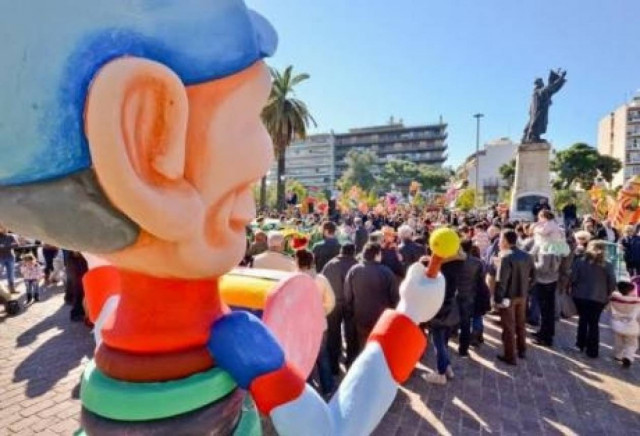 Πάτρα: Καρναβαλικό πανηγύρι στην πλατεία