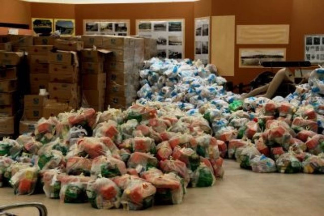 Τρόφιμα και είδη πρώτης ανάγκης για τους σεισμοπαθείς της Κεφαλονιάς