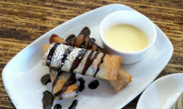 Συνταγή για τραγανά spring rolls μπανάνας