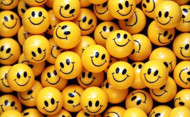 Πώς αντιλαμβάνεται ο εγκέφαλός μας τα emoticon;
