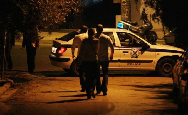 Κρήτη: Τους έδειραν οι «πορτιέρηδες» και τους πέταξαν στη θάλασσα