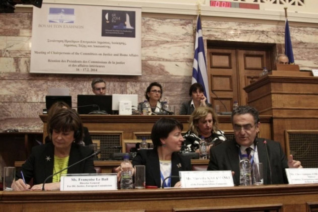 Ανήσυχη από τα φαινόμενα εξτρεμισμού στην Ελλάδα η ΕΕ