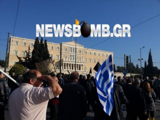 Στη Βουλή έφθασε η πορεία των αγροτών