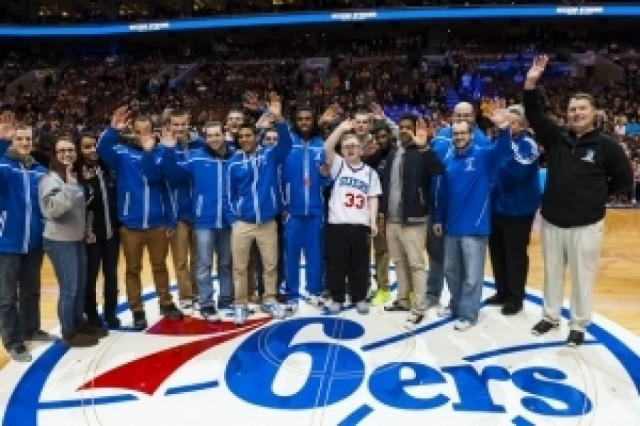 Απίστευτη κίνηση ανθρωπιάς από τους Sixers (videos+photos)