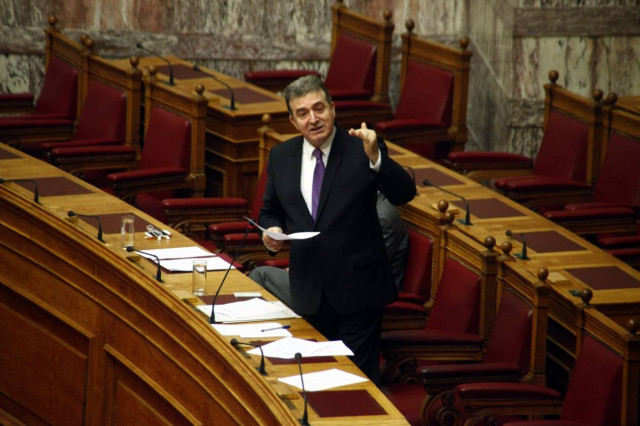 Χρυσοχοΐδης κατά Βούτση για τους αυτοκινητόδρομους