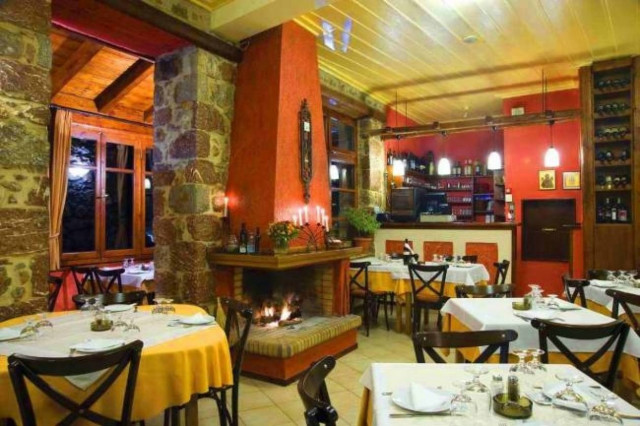 Photo of the day: Greek tavern is seeking for customers!