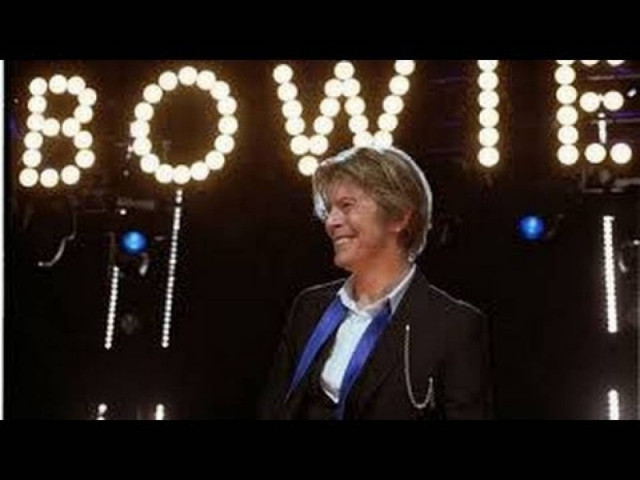 «Μείνετε μαζί μας», ζητάει ο Ντέιβιντ Μπάουι από τους Σκωτσέζους