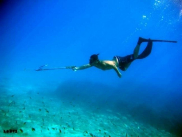 Dead spearfisher in Crete