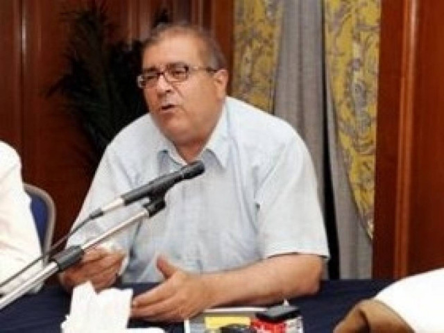 Απεβίωσε εν ώρα πτήσης ο σύζυγος της Ελένης Θεοχάρους