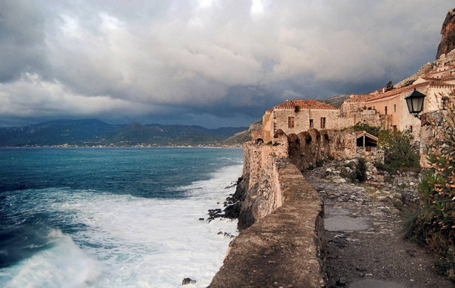 To National Geographic προβάλλει τη Πελοπόννησο