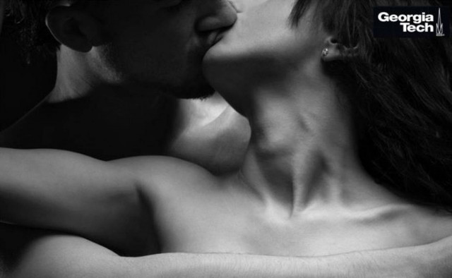 Προφυλακτικό με δόνηση απογειώνει την απόλαυση στο σεξ (βίντεο)