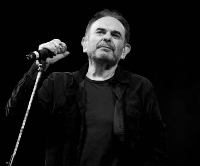 Το πιο τρυφερό τραγούδι του Σάκη Μπουλά (vid)