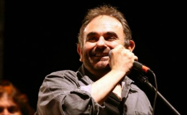 Ο Σάκης Μπουλάς γλίτωσε από τον θάνατο δύο φορές