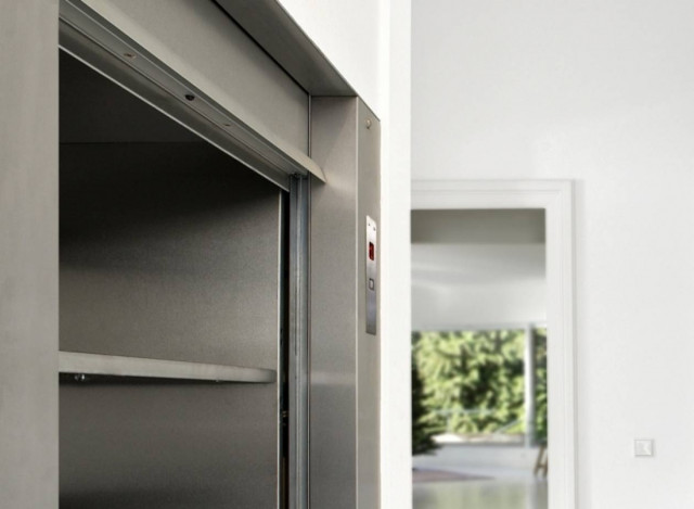 Τραγωδία στη Χαλκίδα: Μητέρα σφήνωσε και συνεθλίβει σε ασανσέρ