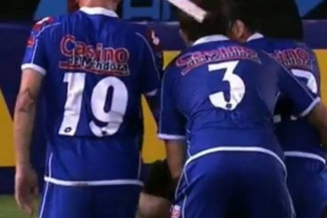 Αργεντινή: Παίκτης δέχθηκε ξύλο στο κεφάλι! (video)