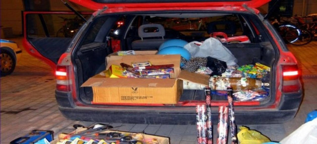 Λάρισα: Κουβαλούσαν 800 παράνομα βεγγαλικά