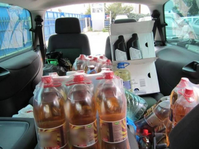 Λαμία: 40χρονος Βούλγαρος είχε κάνει το αυτοκίνητό του μίνι μάρκετ