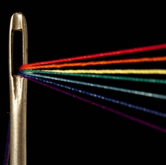 Το κόλπο για να περνάτε την κλωστή στη βελόνα σε ένα δευτερόλεπτο