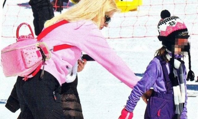 Ελένη Μενεγάκη: Χειμερινή απόδραση με τις κόρες της! (εικόνες)