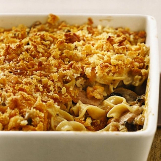 Απίστευτα noodles στο φούρνο με τόνο και μανιτάρια
