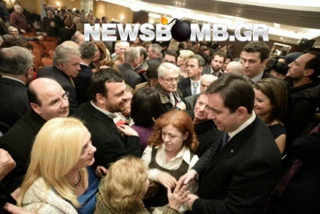 Ο Νότης Μηταράκης έκοψε την πίτα του! (pics)