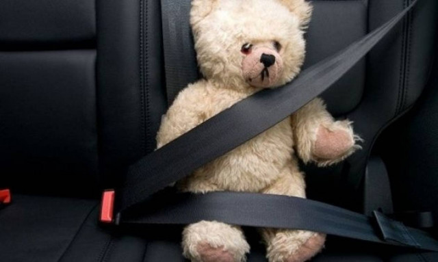 Θα αφήνατε το παιδί σας να το συνθλίψουν 3 τόνοι;