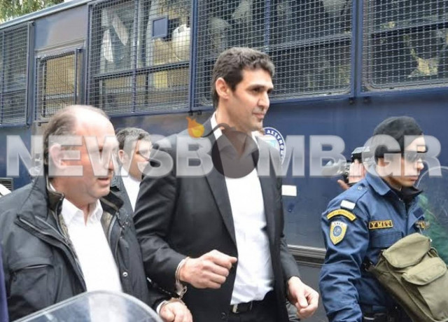 Στο αυτόφωρο οι 7 κατηγορούμενοι για τα διόδια των Μεγάρων