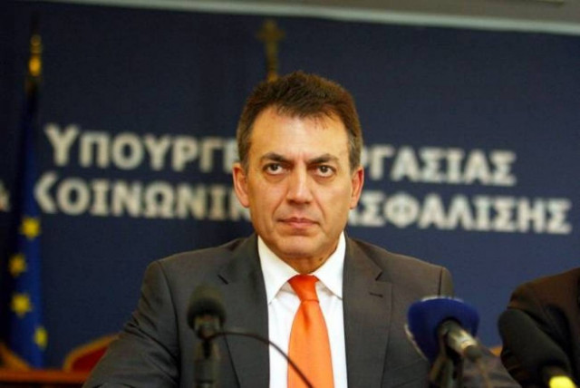 Vroutsis to meet Troika on Tuesday morning