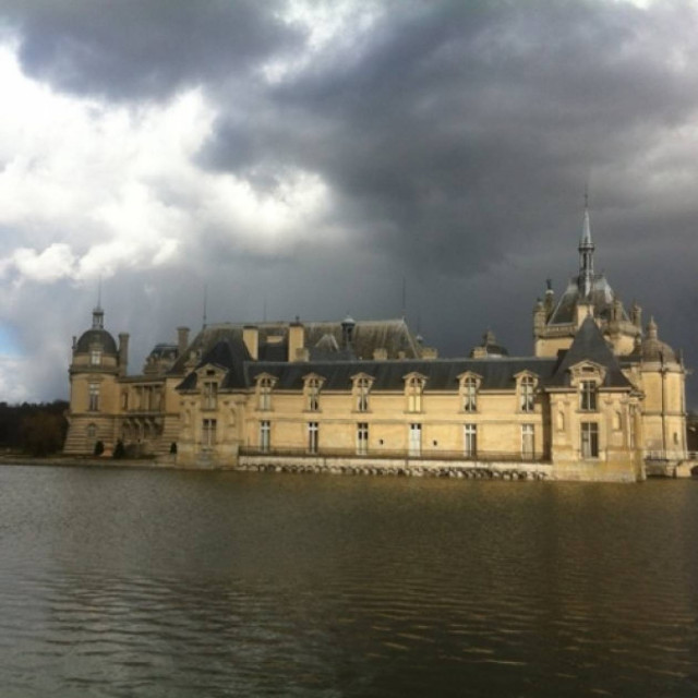 Ταξιδέψαμε στην... Σαντιγί για να γνωρίσουμε μια νέα beauty σειρά!