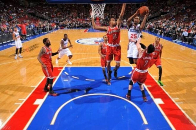 Άστραψε και μπλόκαρε ο Αντετοκούμπο (videos)