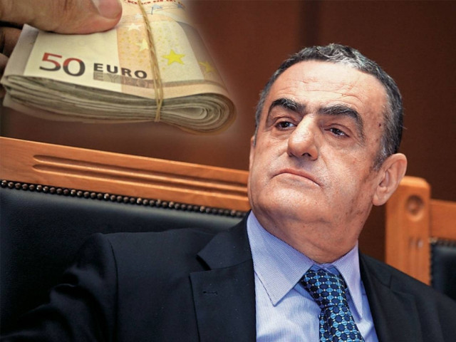 Σε κακούργημα μετατρέπεται η δωροδοκία