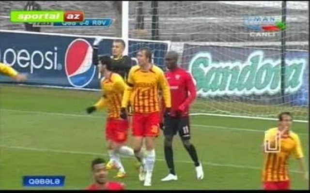 Αποβλήθηκε λόγω υπερβολικής… χαράς! (video)