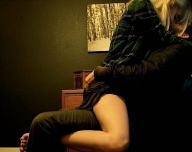 9 cult αντρικές ατάκες που οδηγούν πάντα στο σεξ!