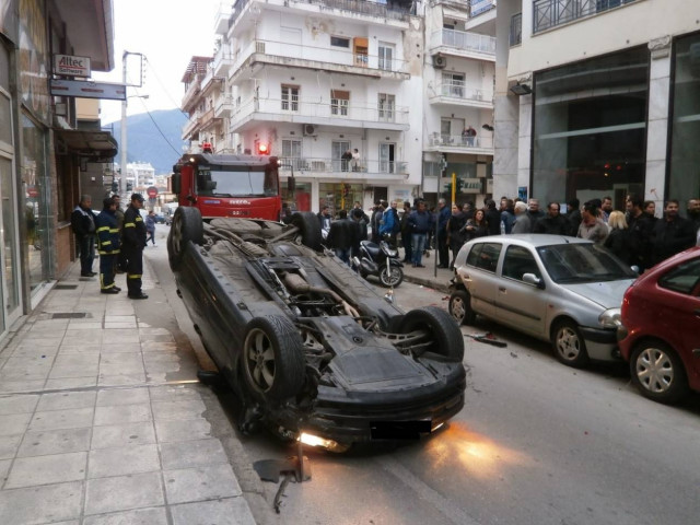 Ξάνθη: Κι όμως ο οδηγός του αυτοκινήτου δεν έπαθε τίποτα (pic)