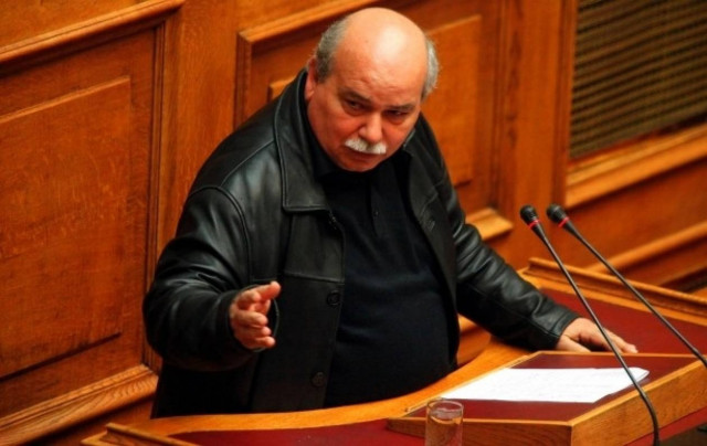 Βούτσης:Κλείνετε το μάτι στην άκρα Δεξιά-Χ.Α.: Είστε καραγκιόζηδες