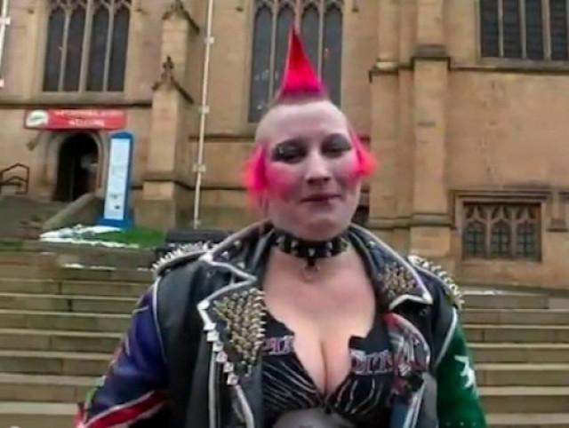 ΑΠΙΣΤΕΥΤΗ ΜΕΤΑΜΟΡΦΩΣΗ: Από «φρικιό» έγινε κουκλάρα!