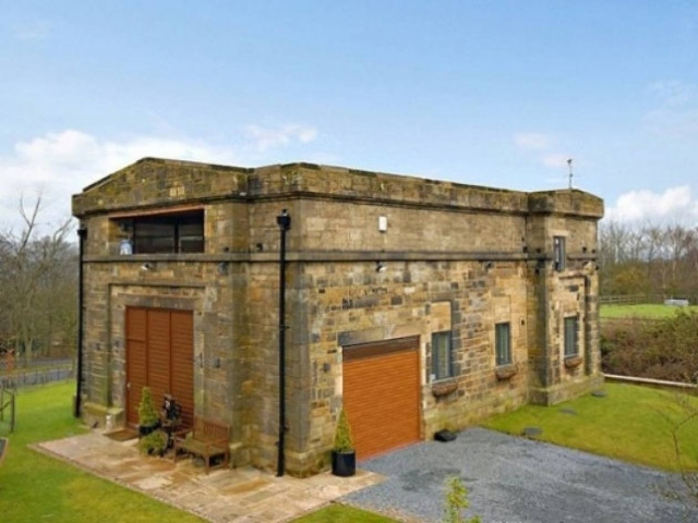 Δεν θα πιστεύετε στα μάτια σας μόλις δείτε το εσωτερικό του σπιτιού!