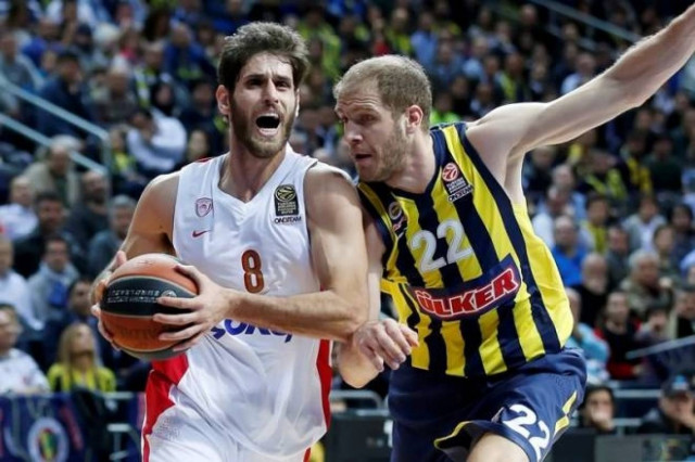 «Λύγισε» στην Πόλη ο Ολυμπιακός