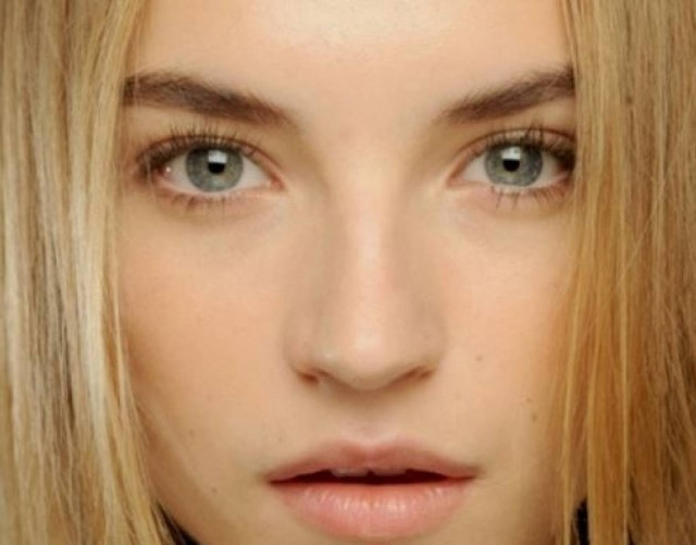 Το απόλυτο tip για να καλύψετε τέλεια τα σπυράκια!