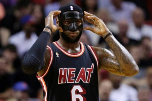 Με Τζέιμς βγαλμένο από… κόμικ (videos)