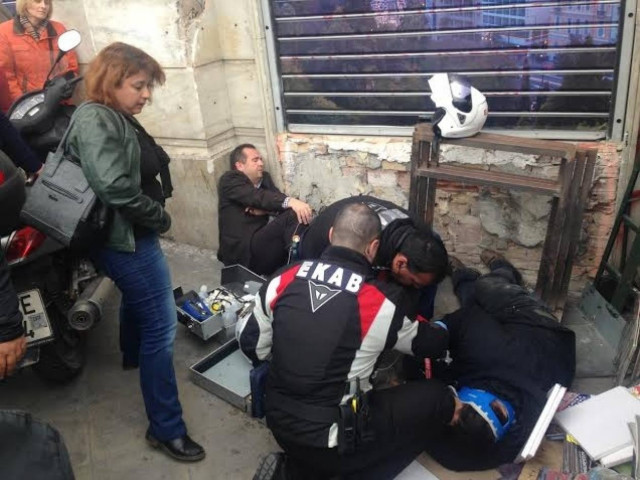 Σύνταγμα: Τραυματίστηκε ο Θέμης Μπαλασόπουλος (pic)