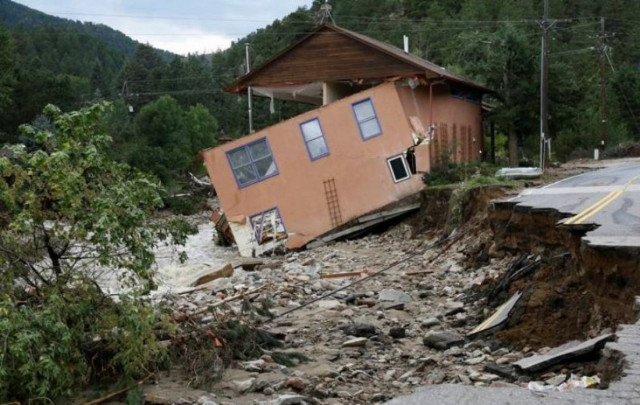 ΗΠΑ: Εκκενώνουν σπίτια υπό τον φόβο κατολισθήσεων