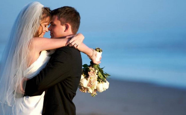 Γιατί οι άνδρες κάτω των 25 ετών ΔΕΝ πρέπει να παντρεύονται