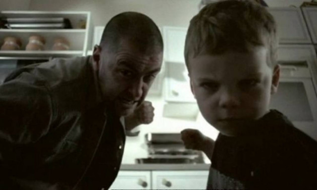 «Τα παιδιά μας, μας βλέπουν και μας μιμούνται»