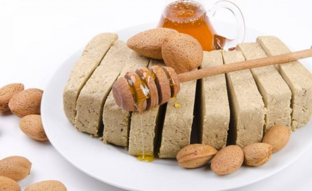 Πόσες θερμίδες κρύβει μια μπουκιά χαλβά