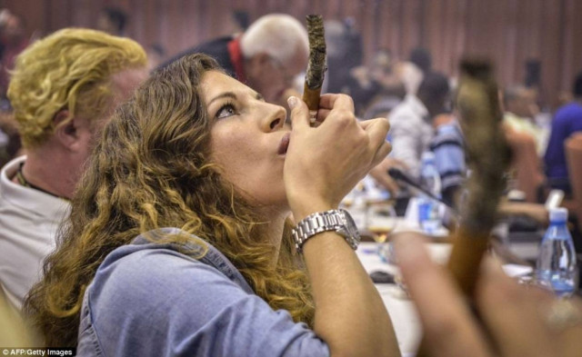 Η Κούβα... πλούτισε χάρη σε υγραντήρες πούρων