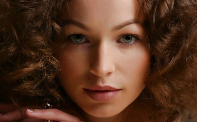 Τα 7 βήματα για λαμπερό και υγιές πρόσωπο!