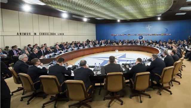 ΝΑΤΟ: Να αποσύρει η Ρωσία τις δυνάμεις της από την Κριμαία