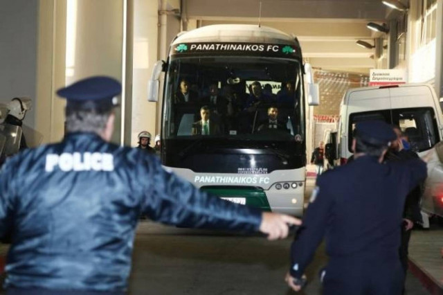 Ολυμπιακός-Παναθηναϊκός: Η άφιξη του «τριφυλλιού» (photos)